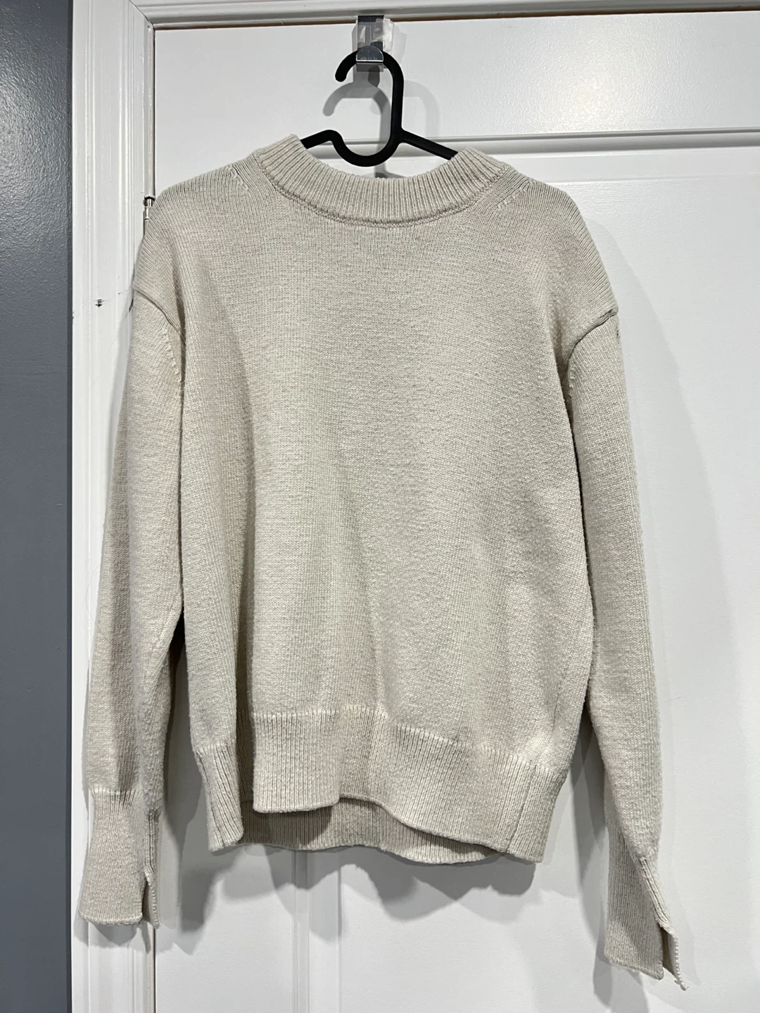 H&M Beige Sweater - Size Medium