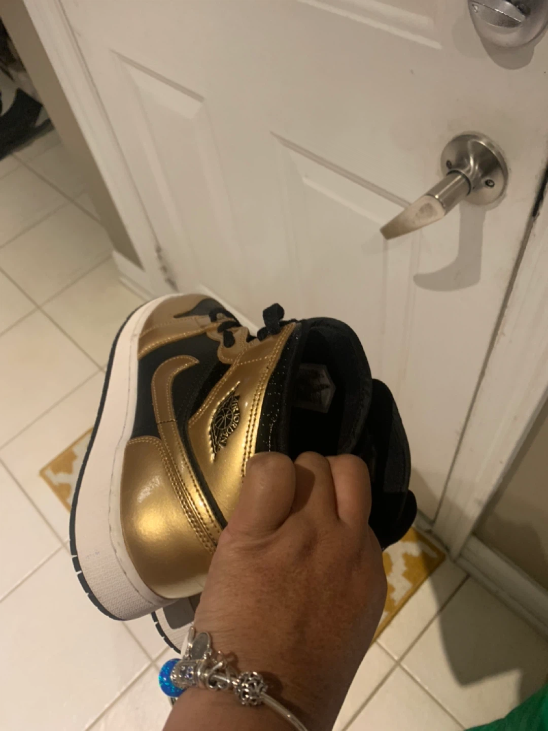 Nike Air Jordan 1 Mid Gold Black Size  7 US