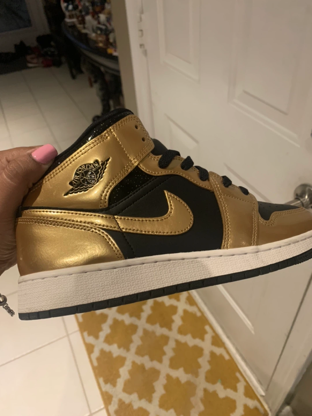 Nike Air Jordan 1 Mid Gold Black Size  7 US - photo 3
