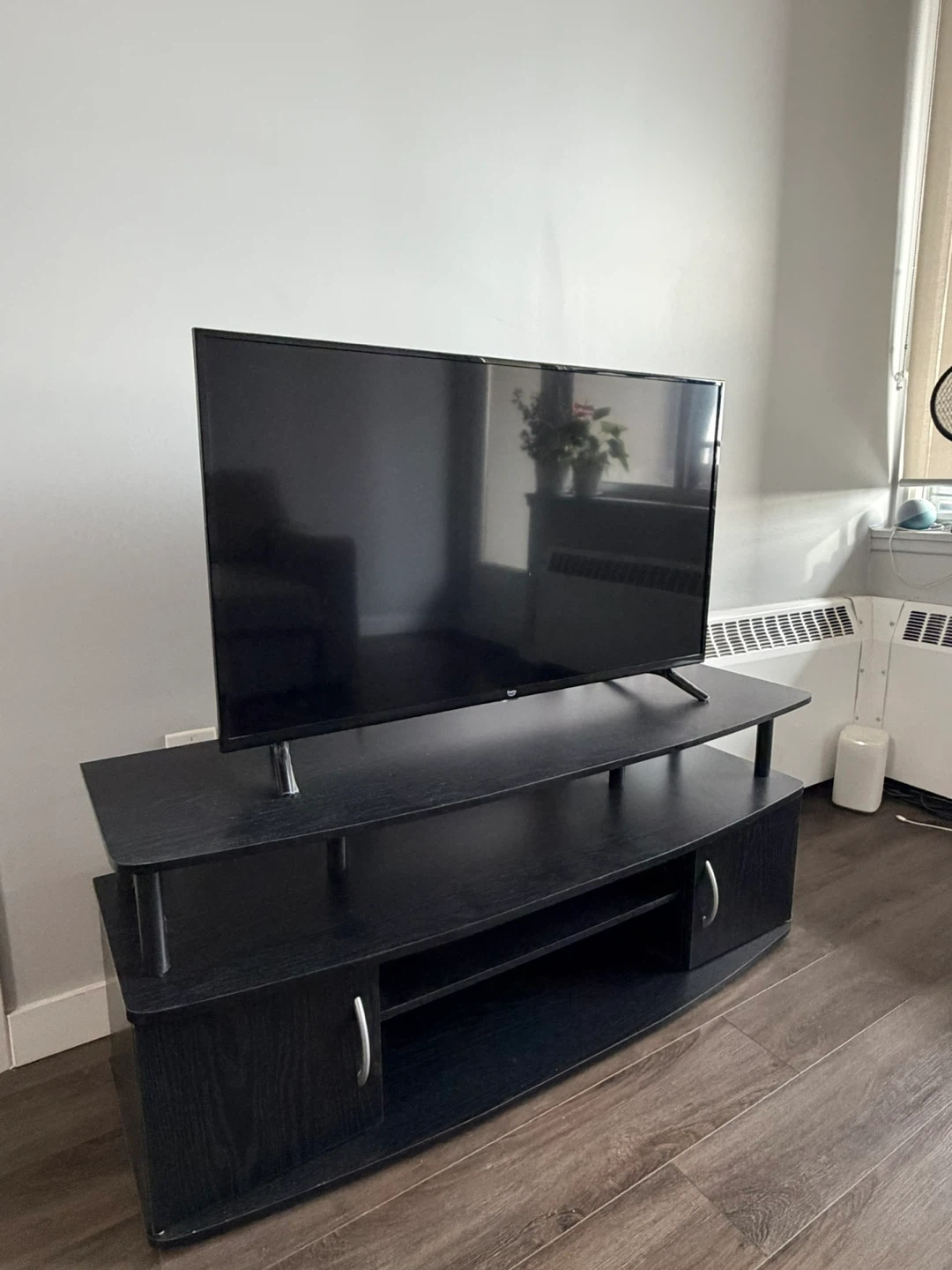 Amazon Fire Smart TV 40” Inches with stand - photo 3
