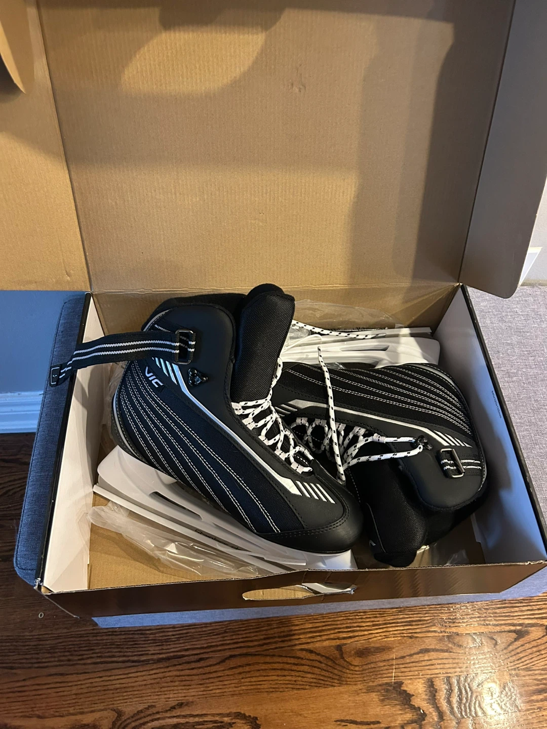 Vic Hockey Skates, Men's US 7