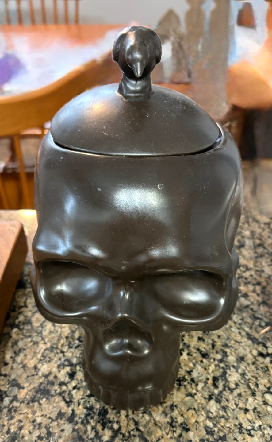 Skull Themed Dishware Set - photo 3