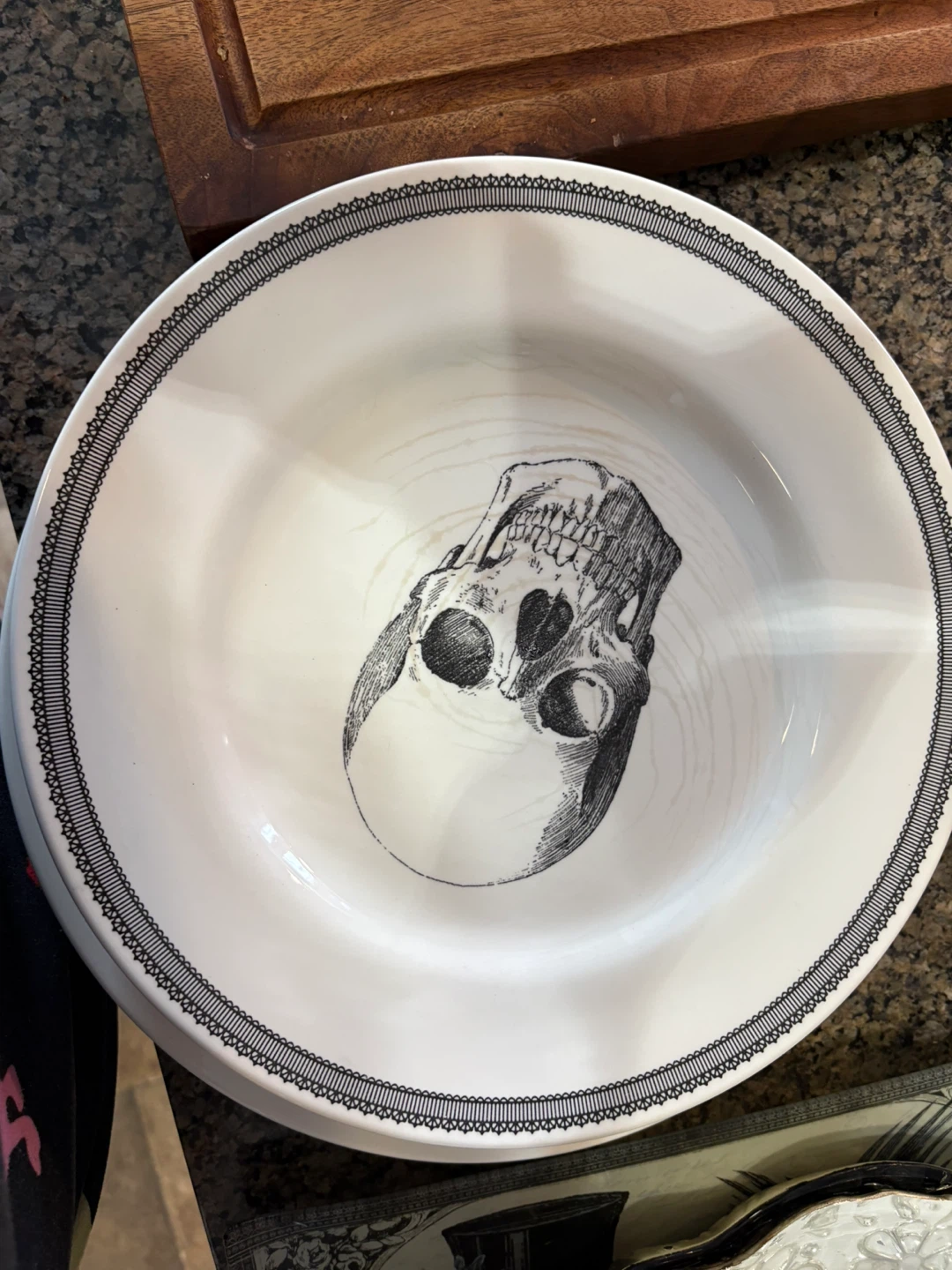 Skull Themed Dishware Set - photo 5