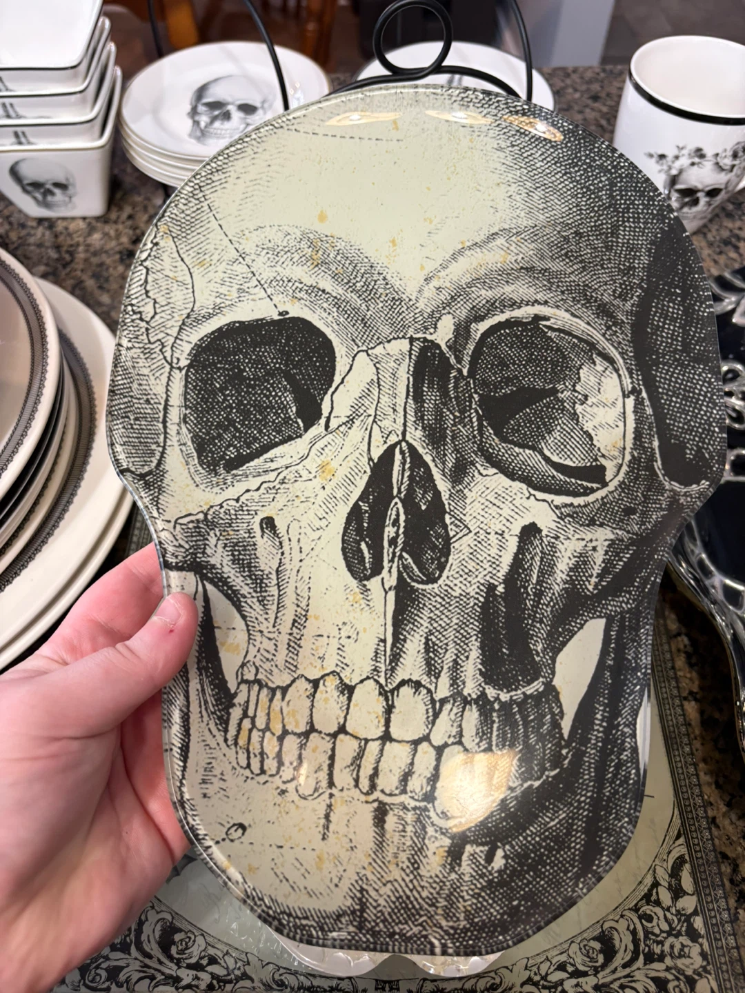 Skull Themed Dishware Set - photo 2
