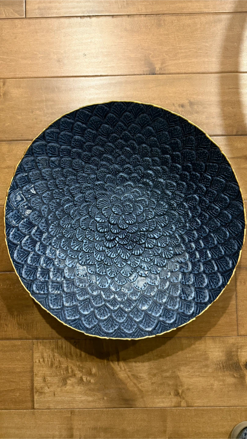 Glass decorative bowl