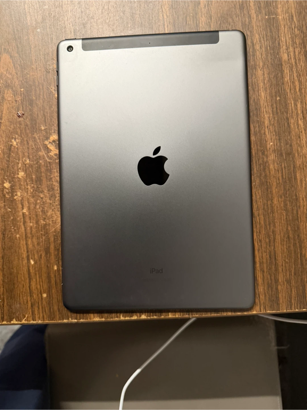 Apple iPad 8th Gen - photo 4
