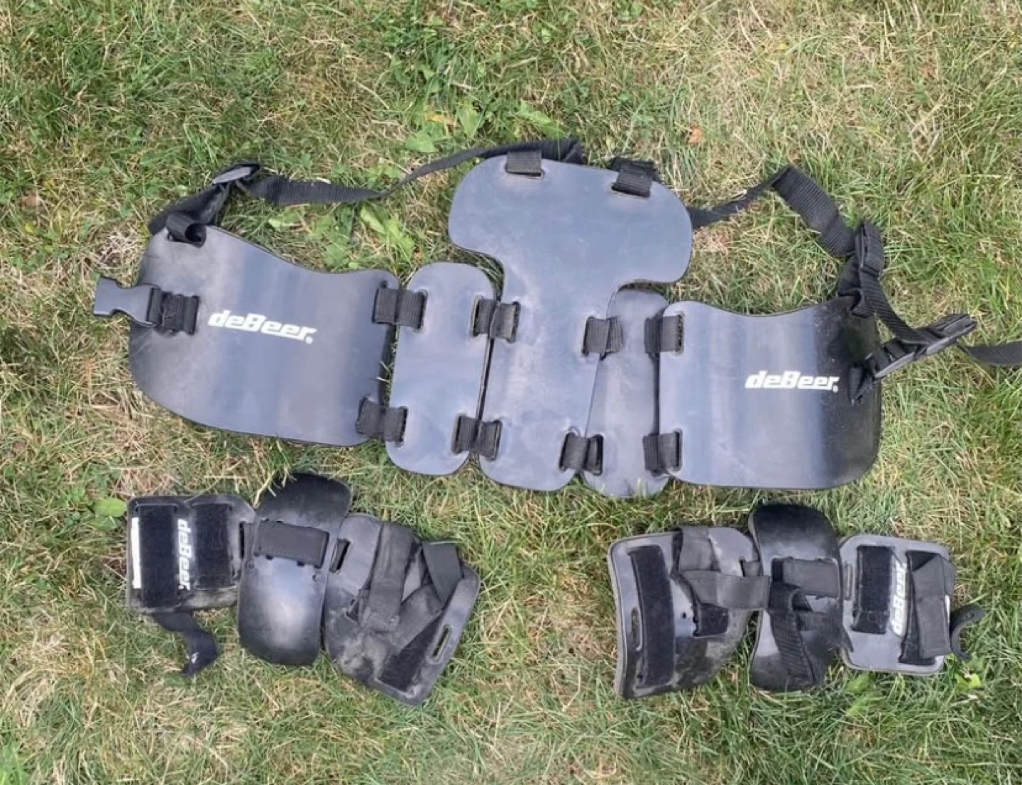 deBeer Intrepid Lacrosse Arm Guard - Medium