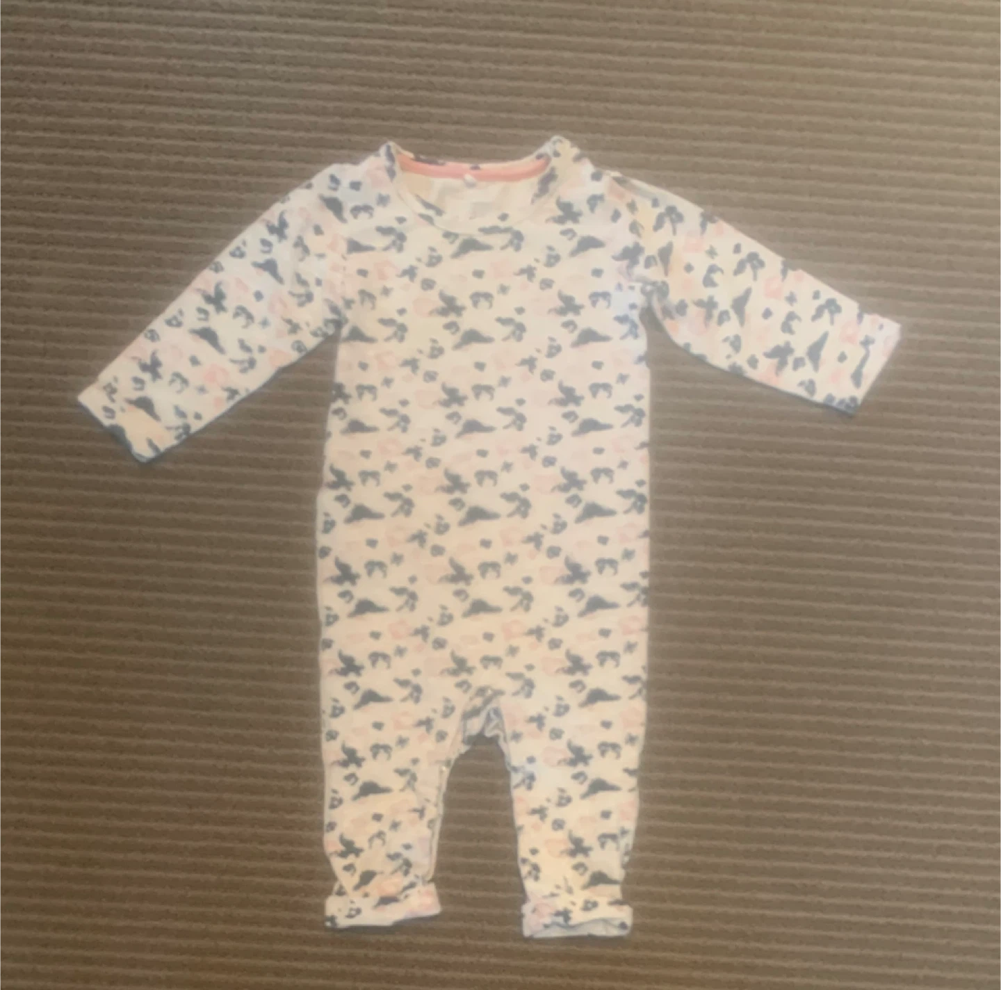 Baby Cardigans, Shirt & cap, and Romper Size 2-9 months bundle - photo 5
