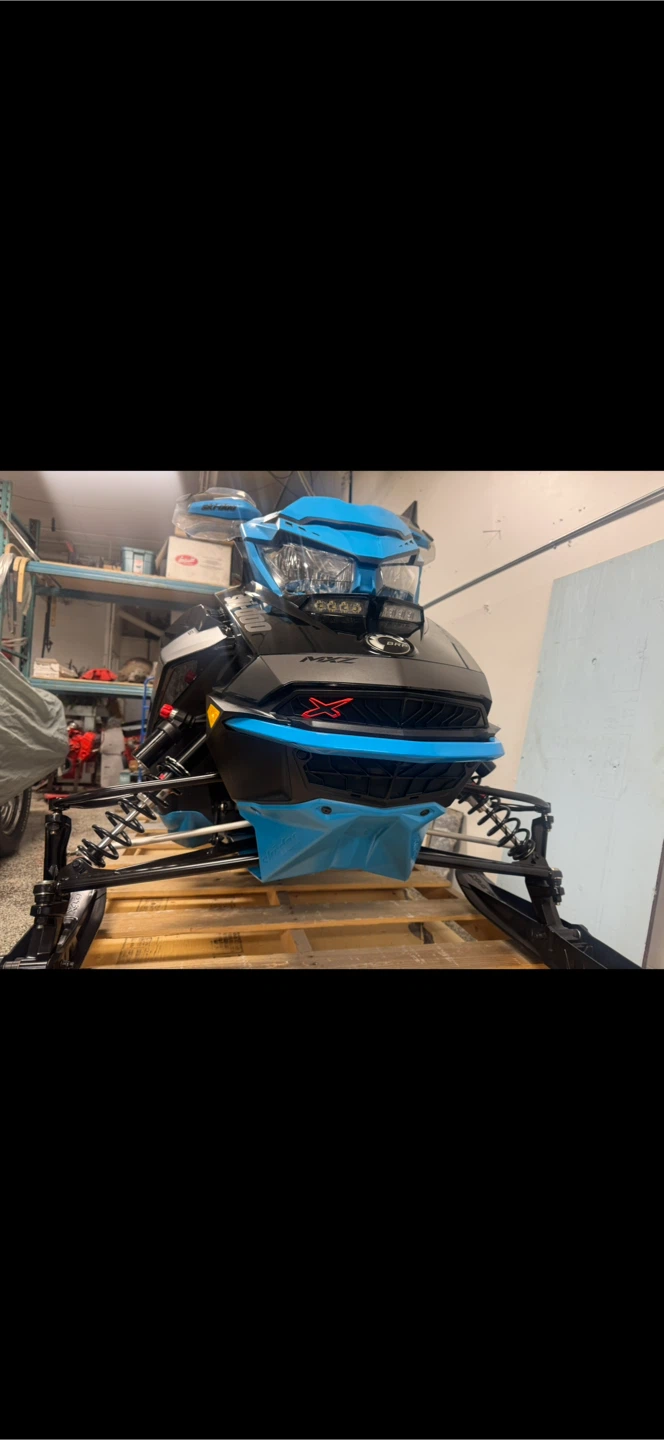 Ski-Doo MXZ XRS 850 Snowmobile - photo 4