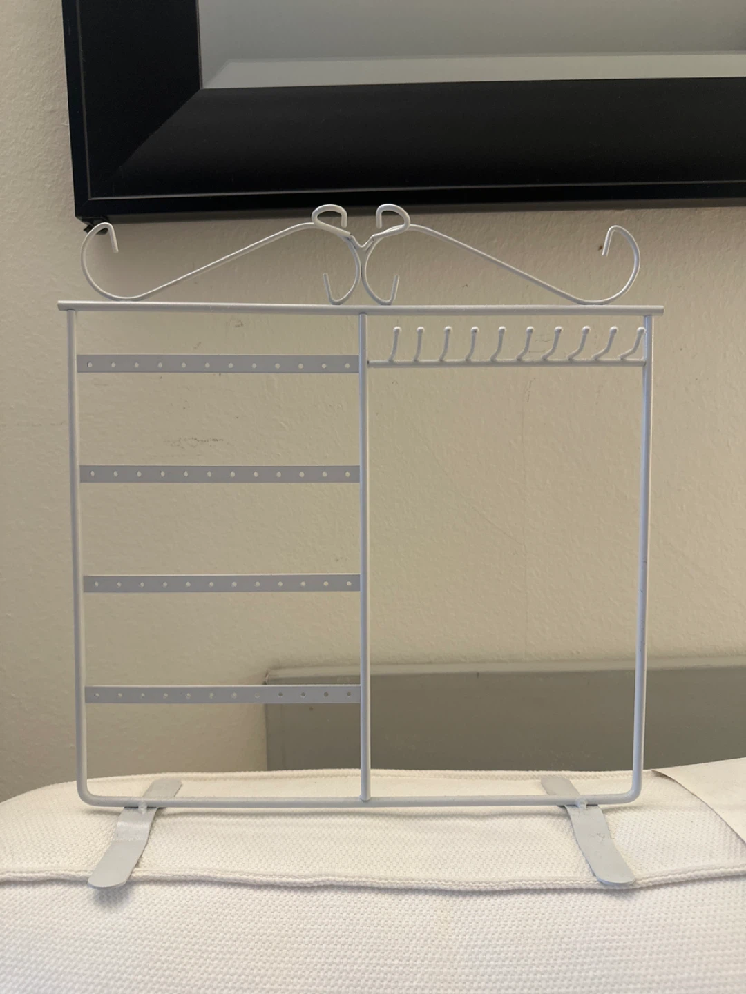 White Metal Jewelry Organizer