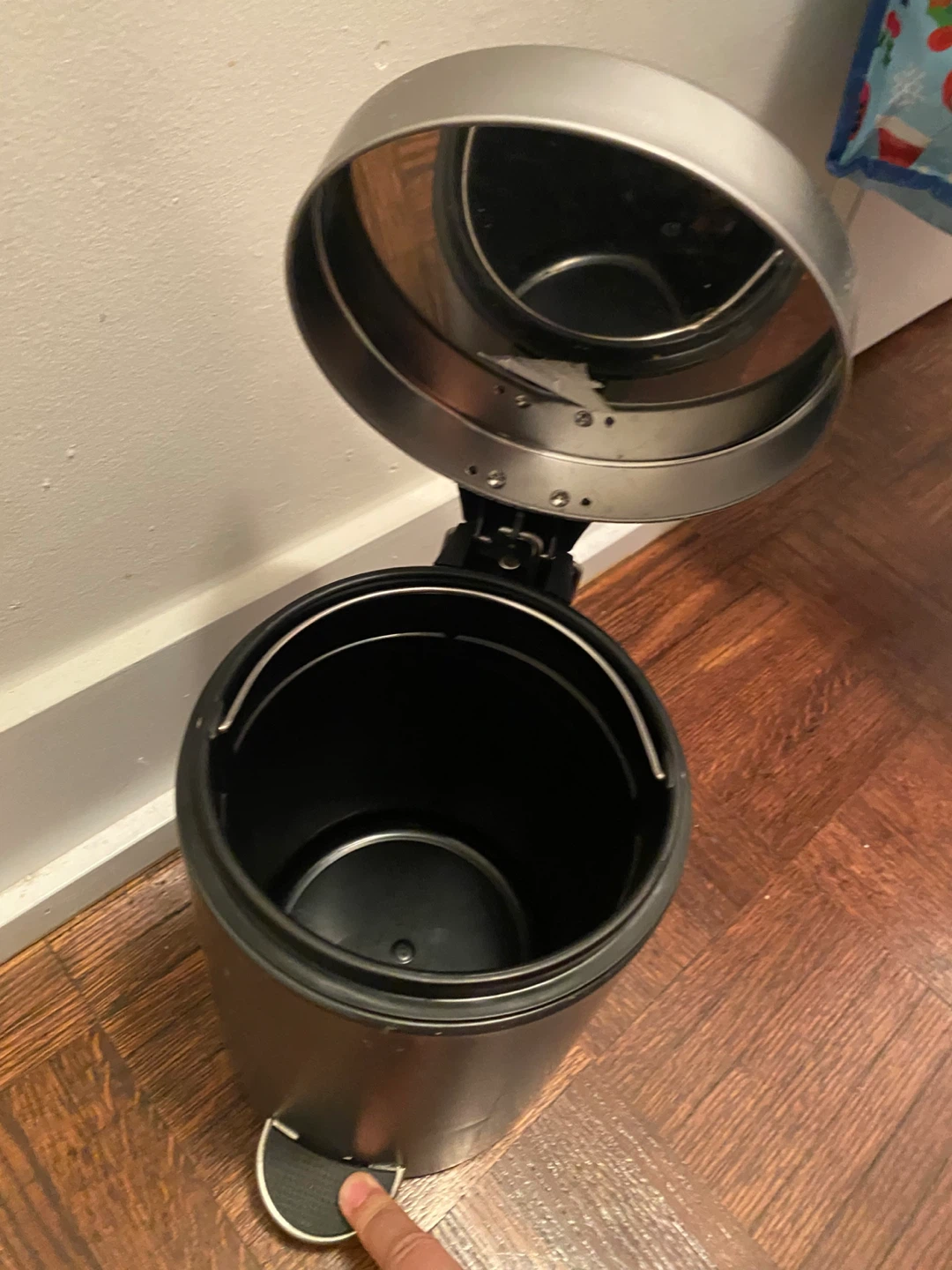 Black Step-On Trash Can - photo 3
