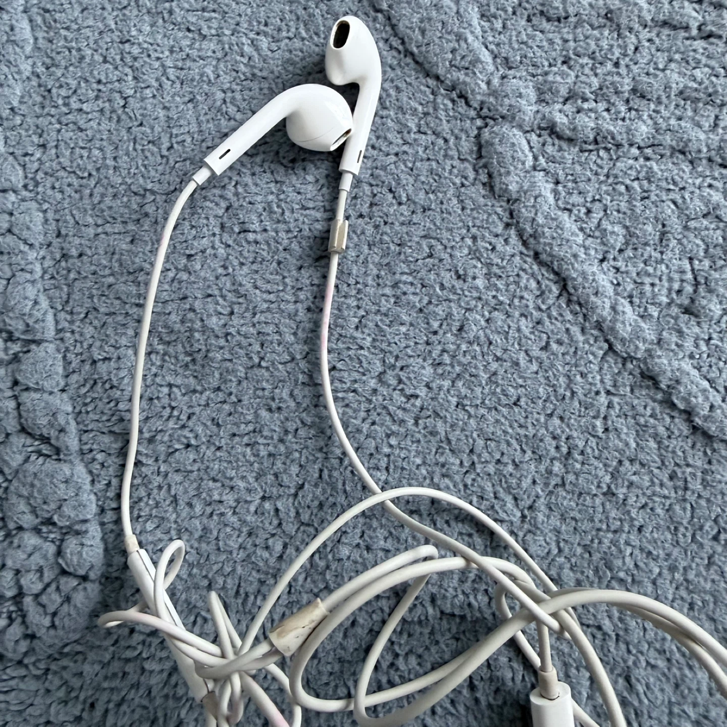 Apple EarPods with 3.5 mm Headphone Plug
