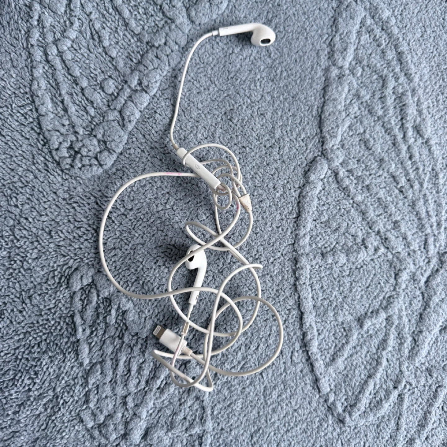 Apple EarPods with 3.5 mm Headphone Plug - photo 3