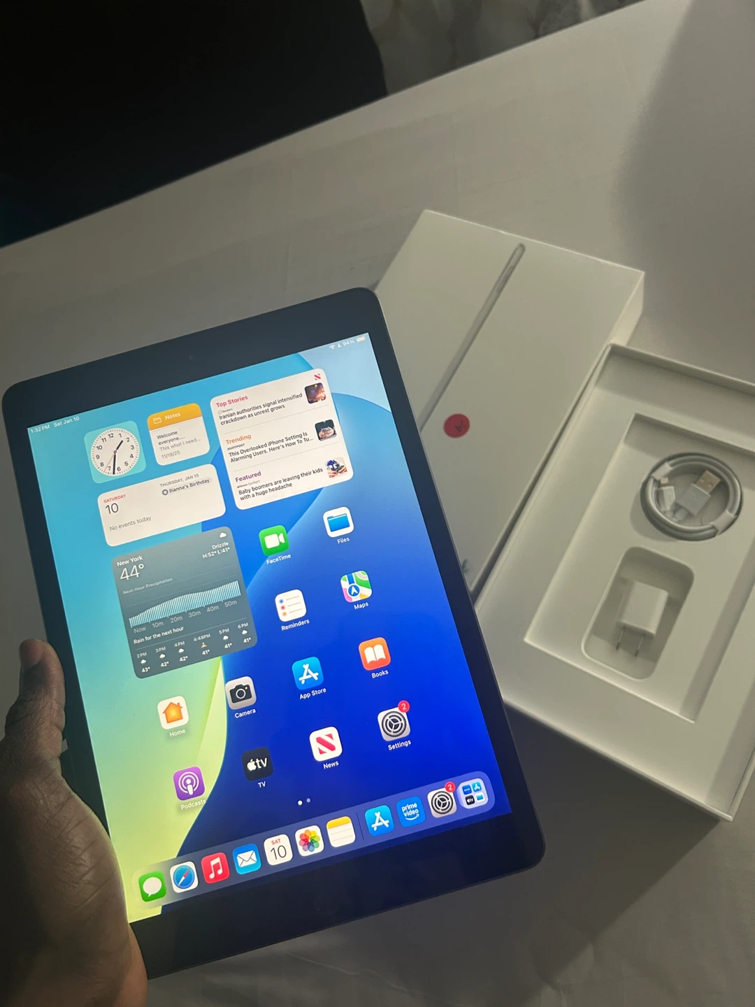 Apple iPad (7th Gen) 32GB - Like New!