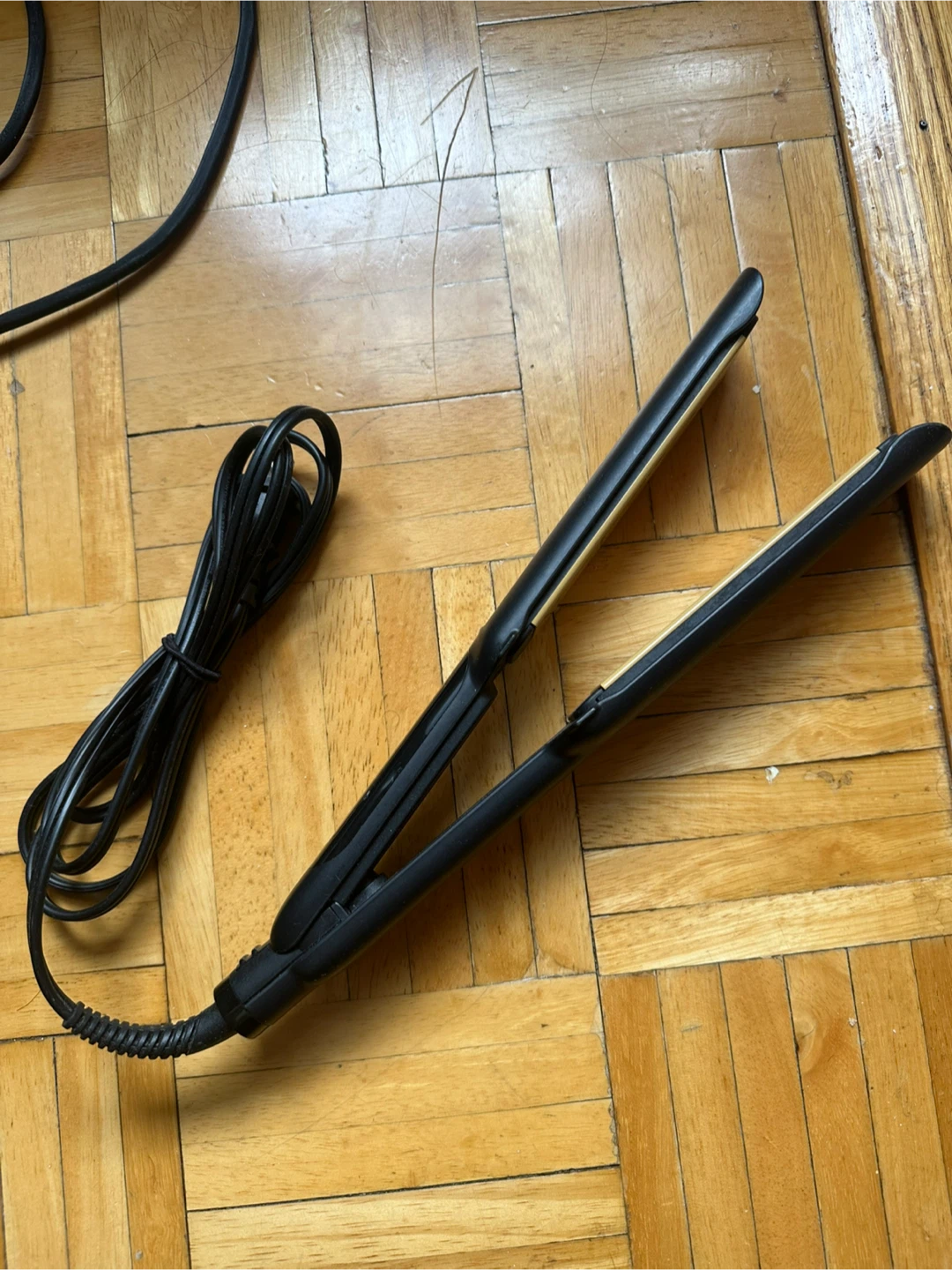 Revlon Hair Straightener - photo 2