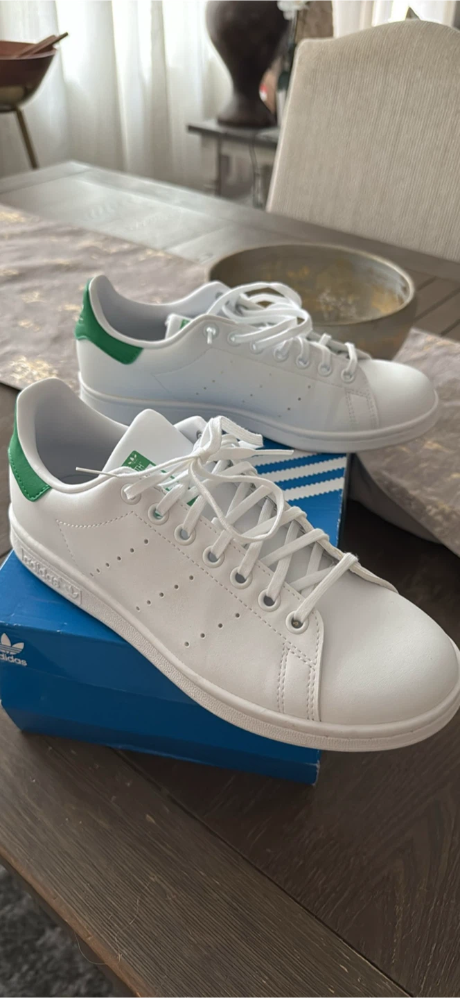 Adidas Stan Smith J White/Green Size 6.5 Youth