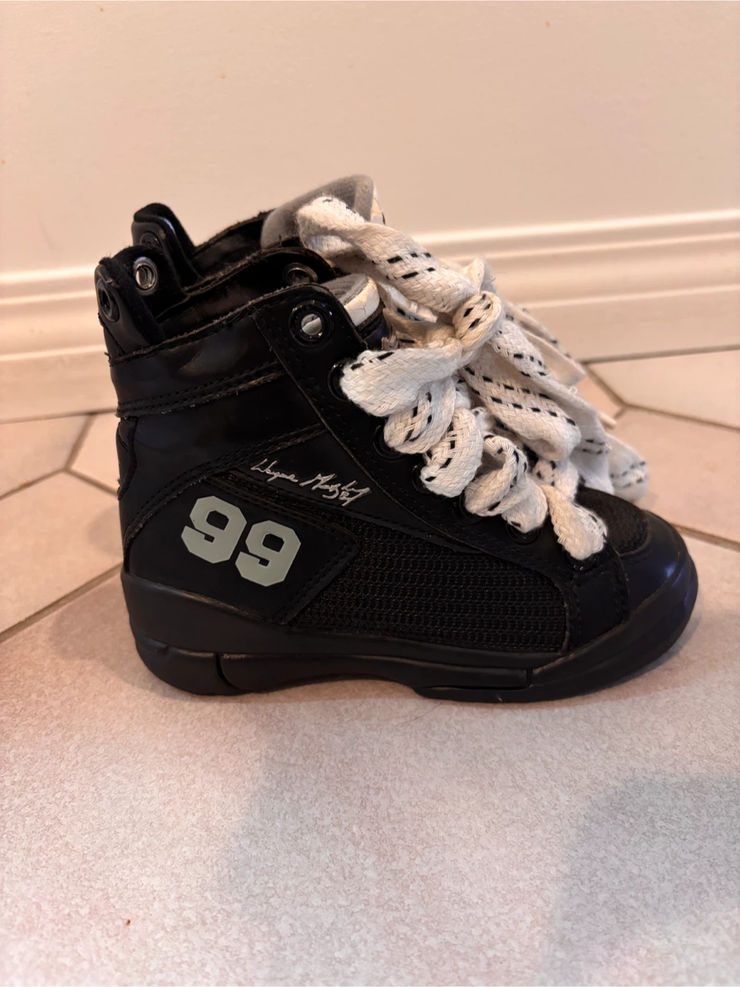 LA Gear Wayne Gretzky '99' Sneakers, US 11