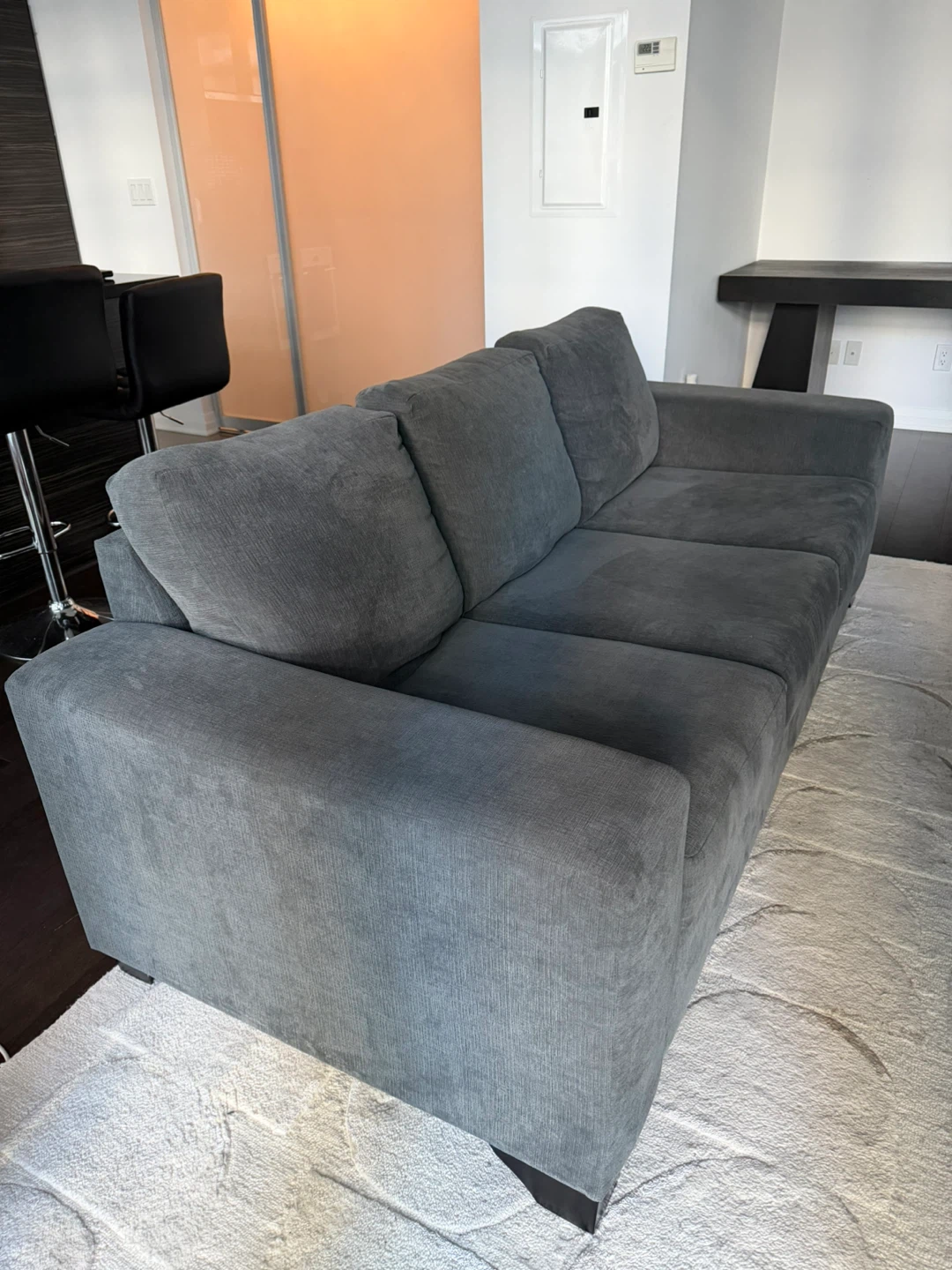 Couch - photo 2