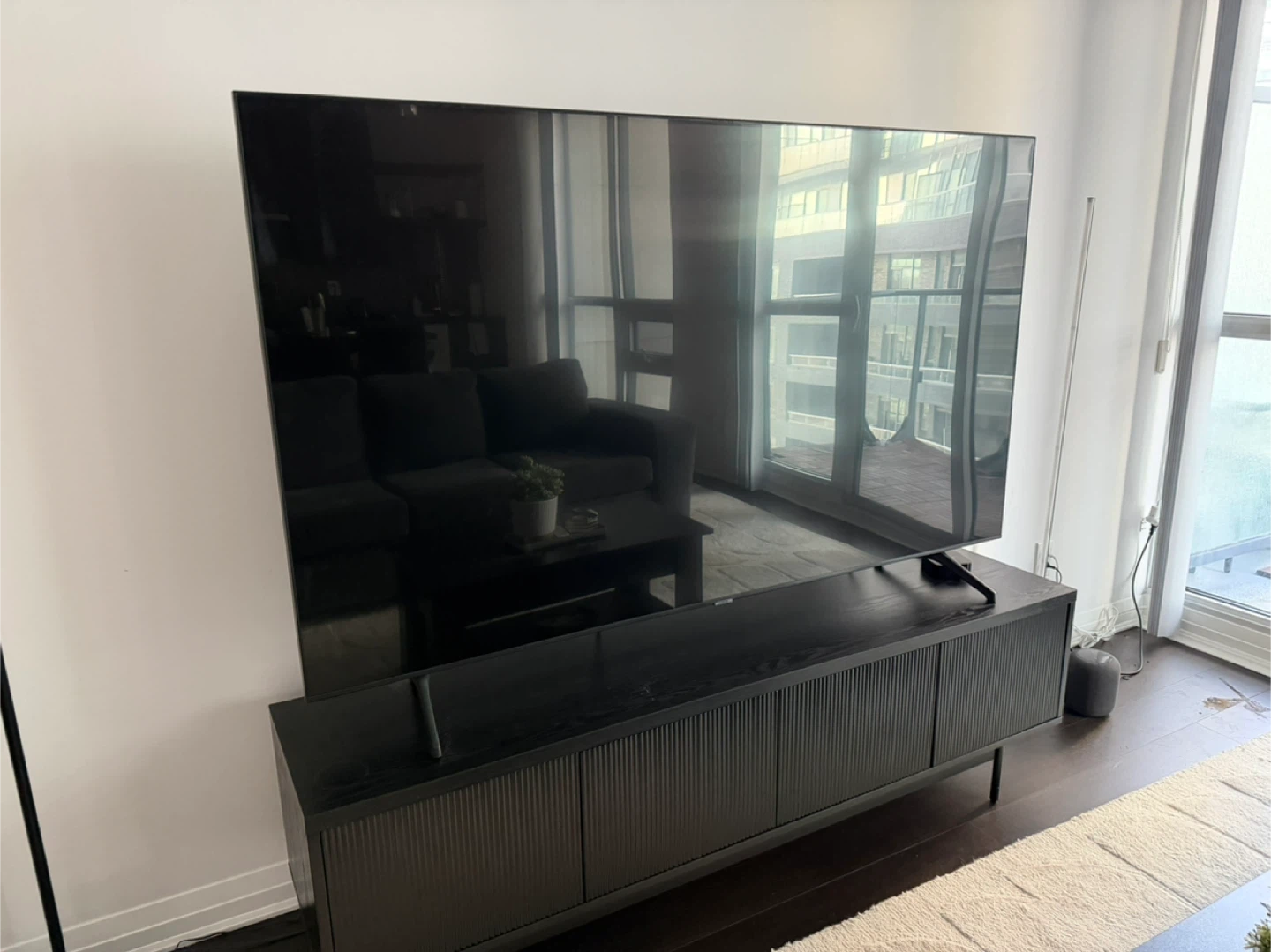 Samsung TV 75 inch