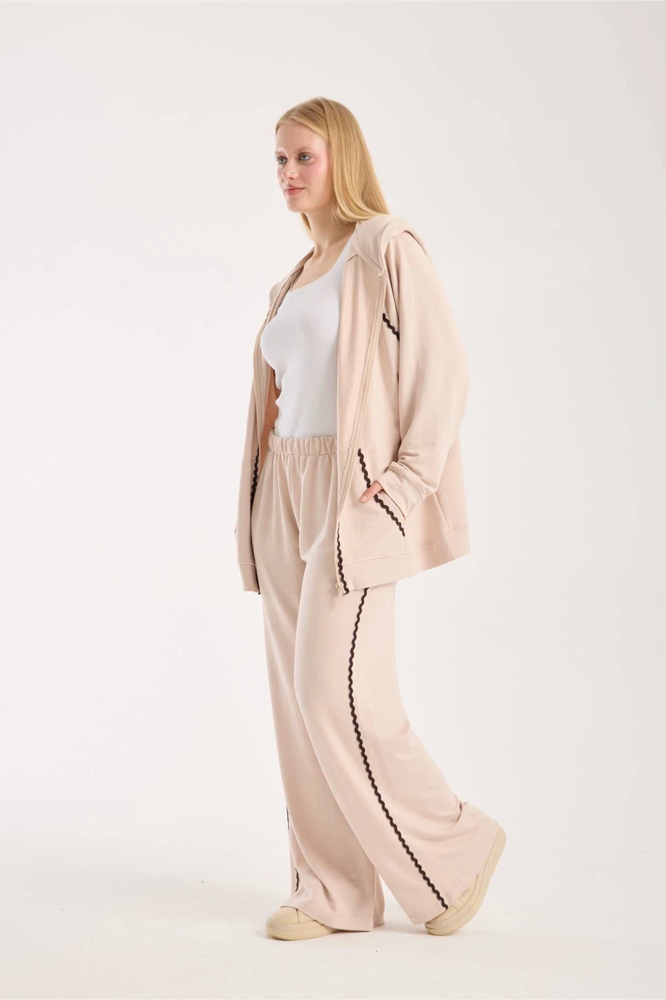 Matching Lounge Set - Beige - photo 2