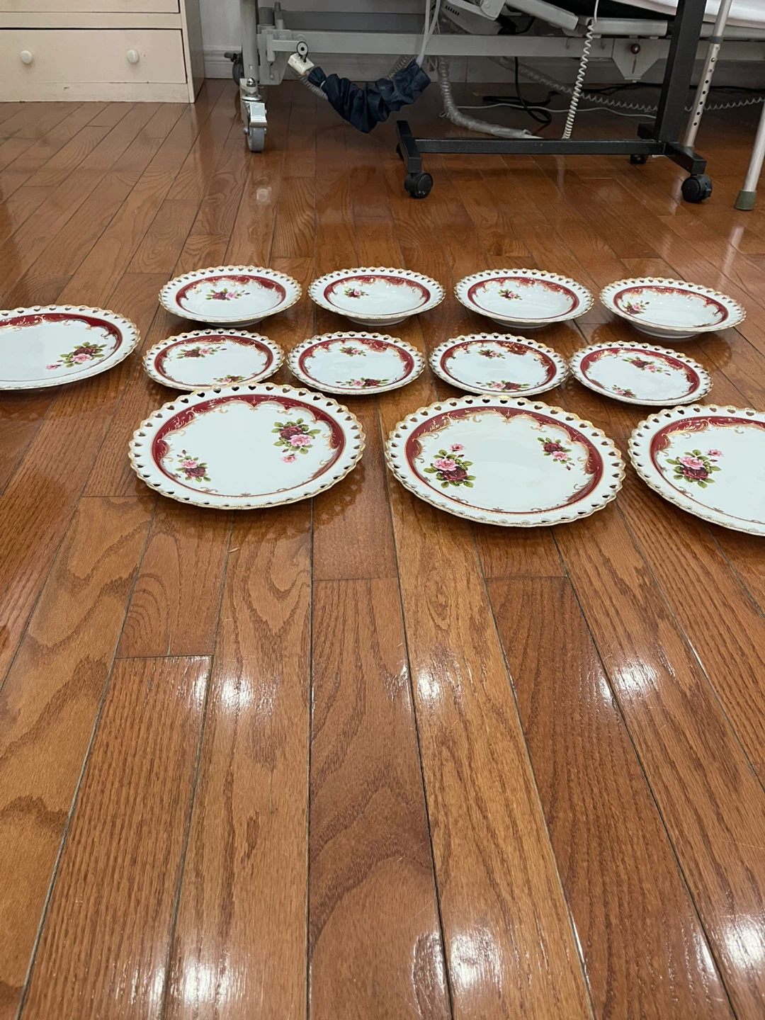 Vintage Floral China Plates Set - photo 5