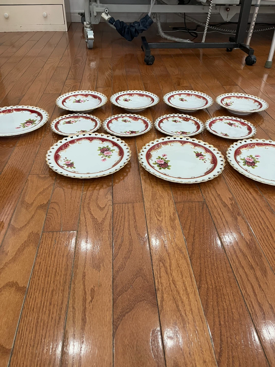 Vintage Floral China Plates Set - photo 4