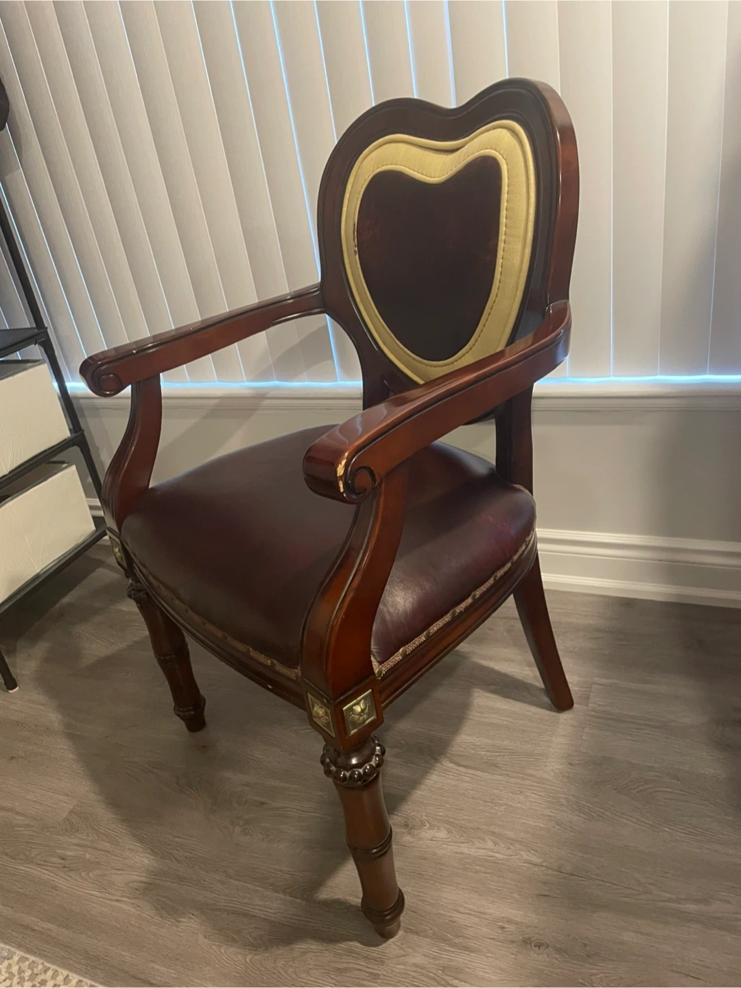 Antique Style Armchair - Unique Design - photo 2