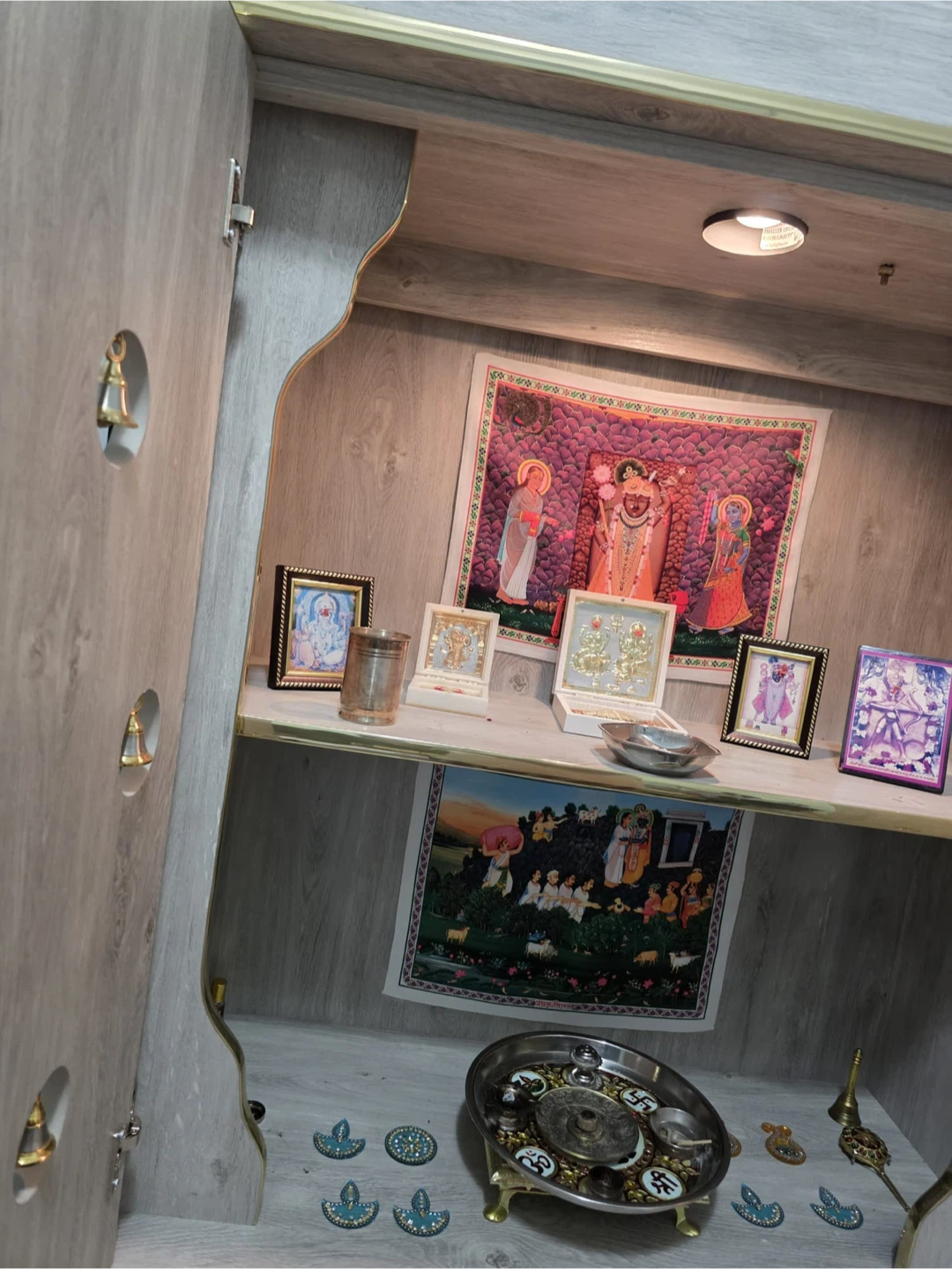 Wooden Pooja Mandir Cabinet - excellent condition - 4 months old - photo 4