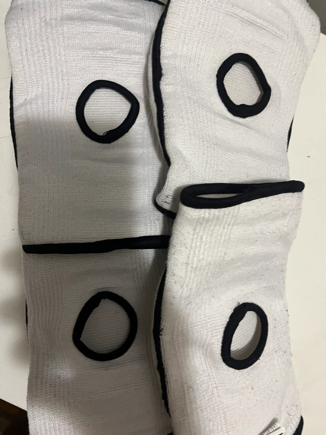 2 pairs of Regent Sports Knee pads