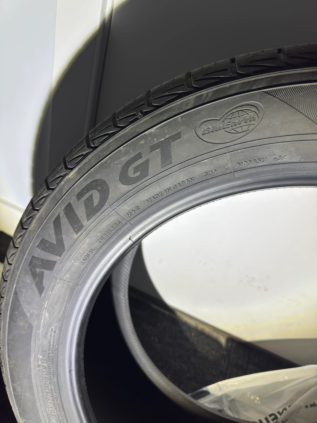 Yokohama AVID GT 235/55R19 Tire - photo 4