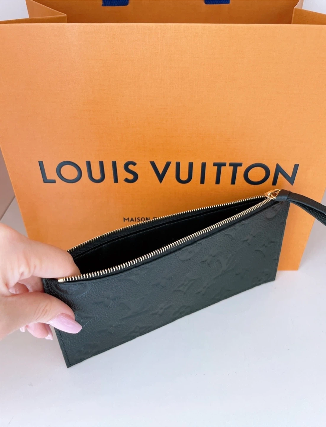 Louis Vuitton wallet - photo 2