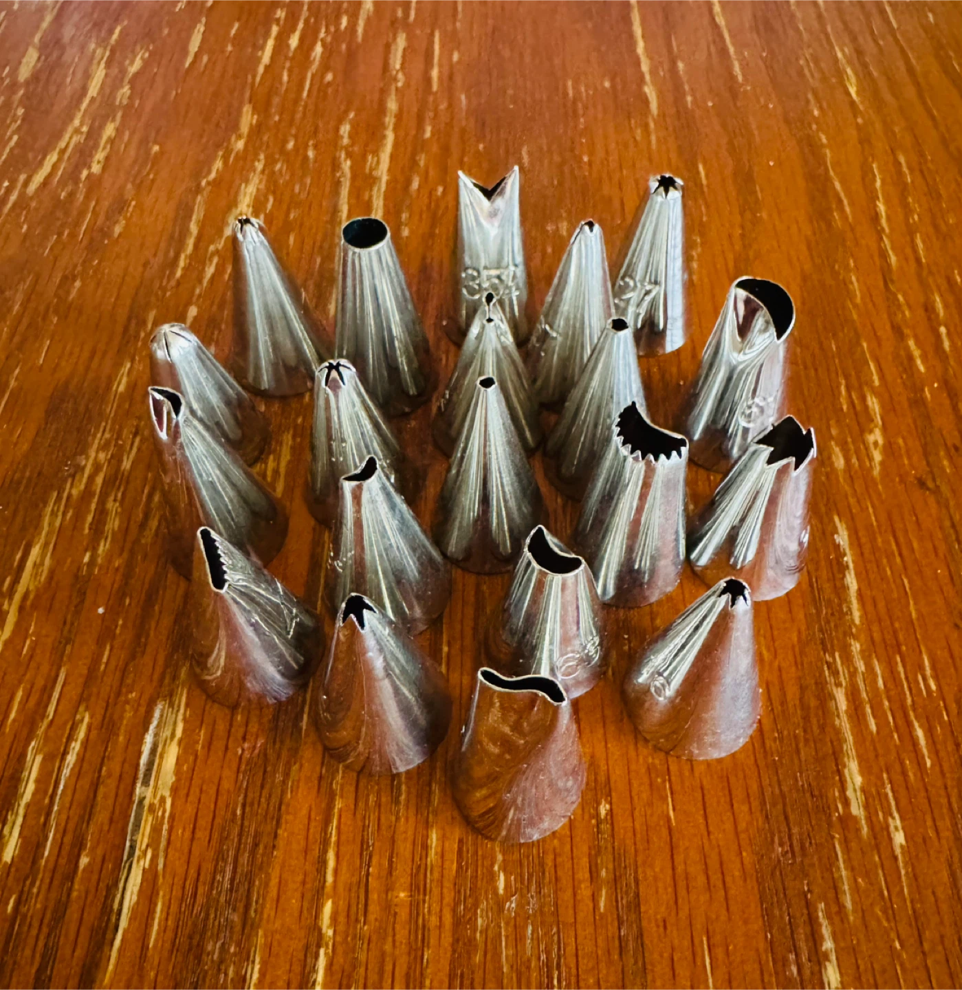 Cake Decorating Piping Tips - 20 Piece Set
