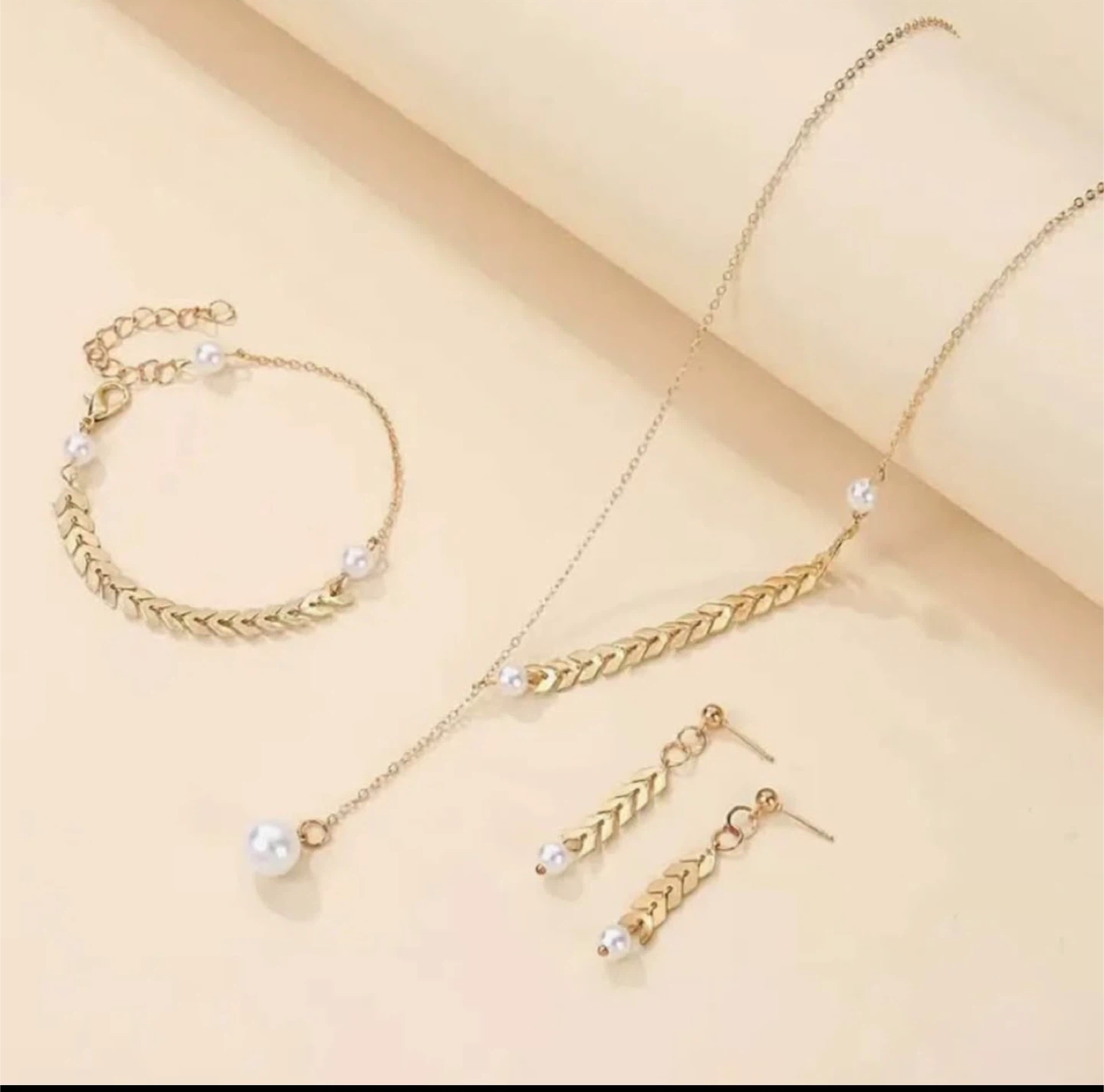Gold Leaf & Pearl Jewellery Set - photo 2