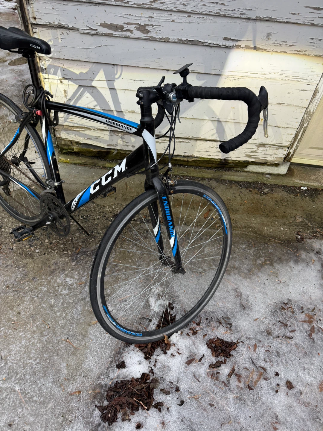 CCM Endurance Road Bike - Black & Blue - photo 4