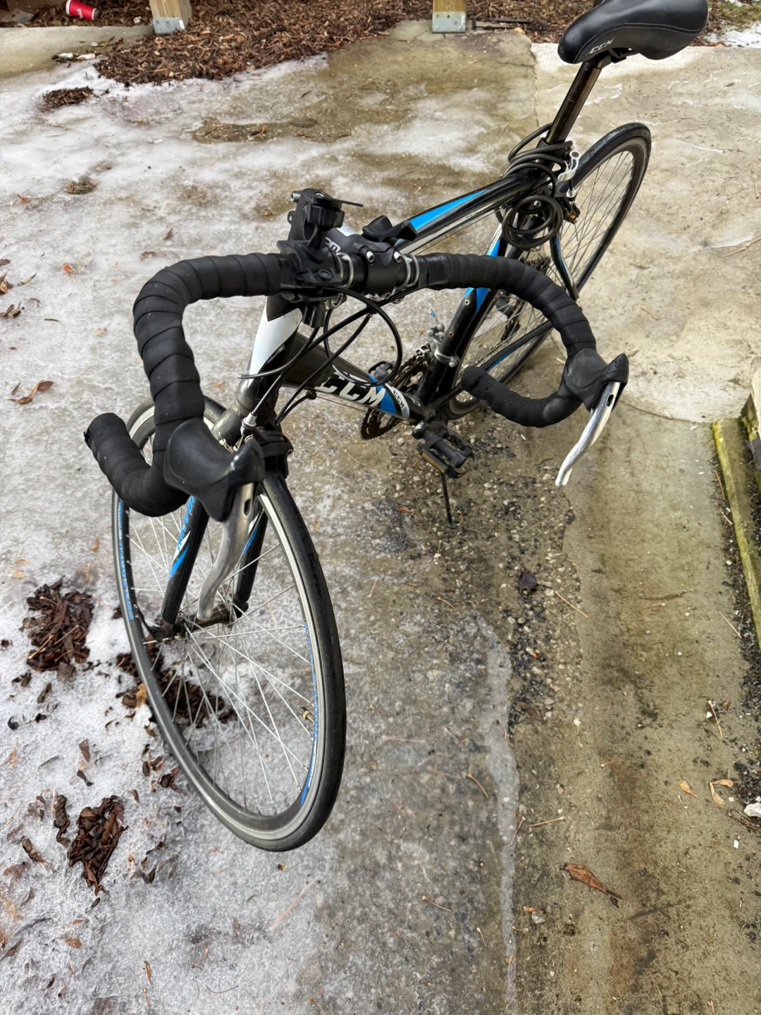 CCM Endurance Road Bike - Black & Blue - photo 5