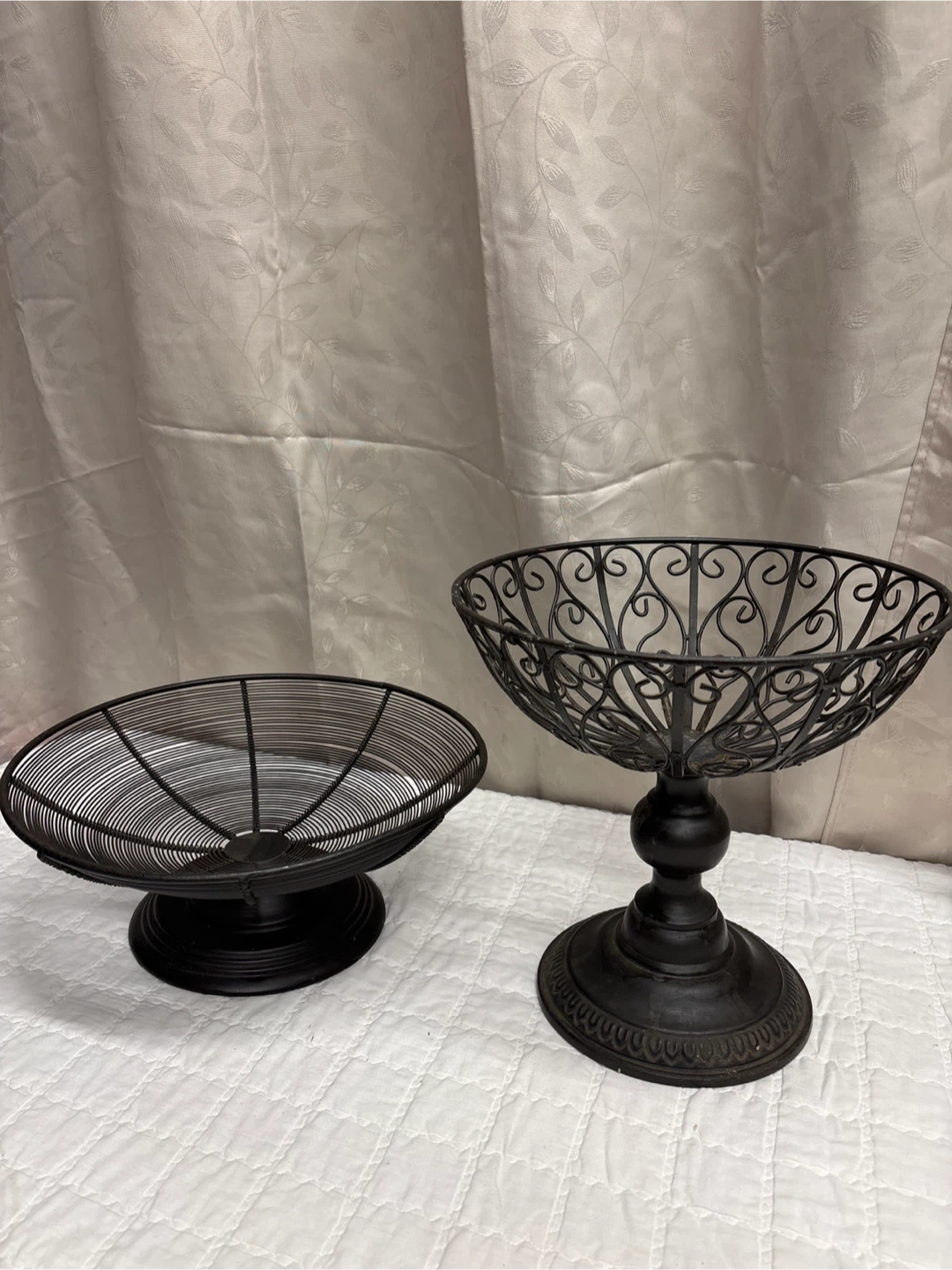 Black Metal Decorative Fruit Bowls