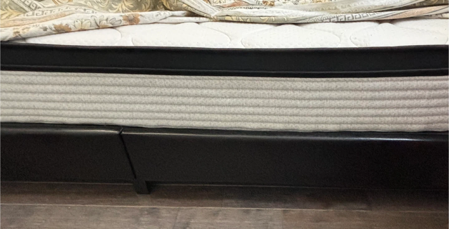Queen 10 inch Hybrid Mattress - Move Out Sale. Lowest price $$$ - photo 3