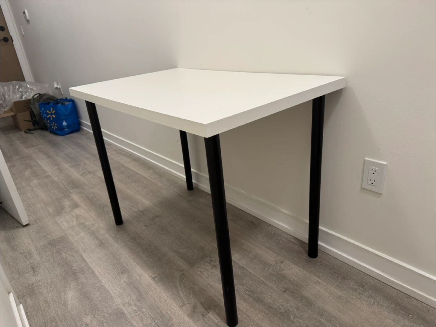 White Desk with Black Legs (IKEA) - photo 4