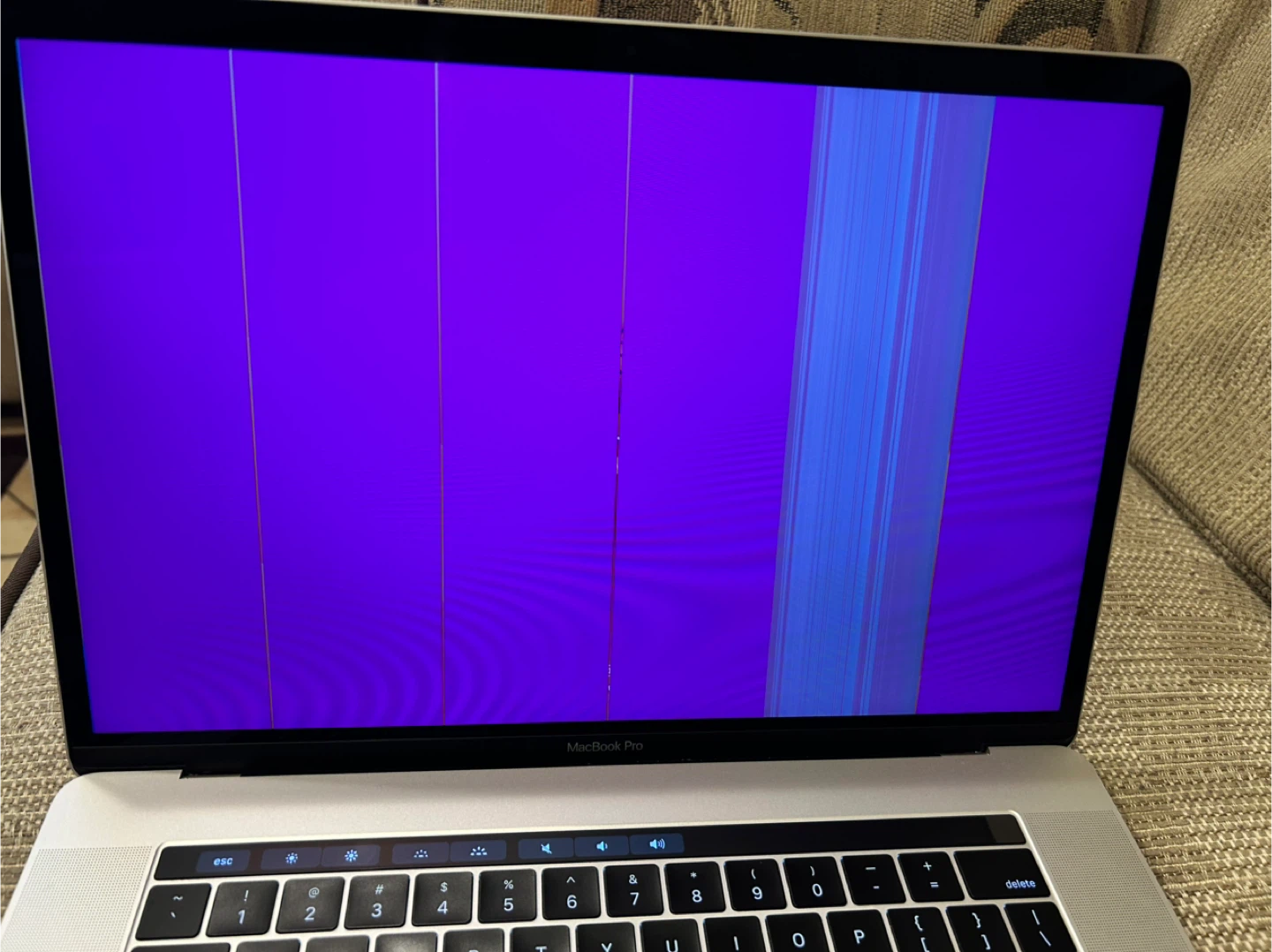 2017 15” i7 MacBook Pro” (Display Issues)
