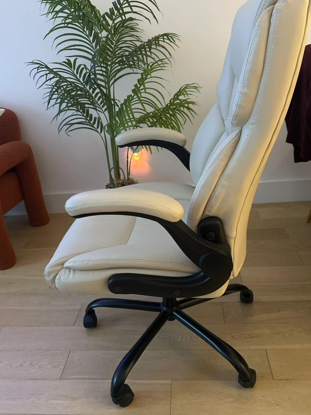 Cream Leather Executive Office Chair - photo 2