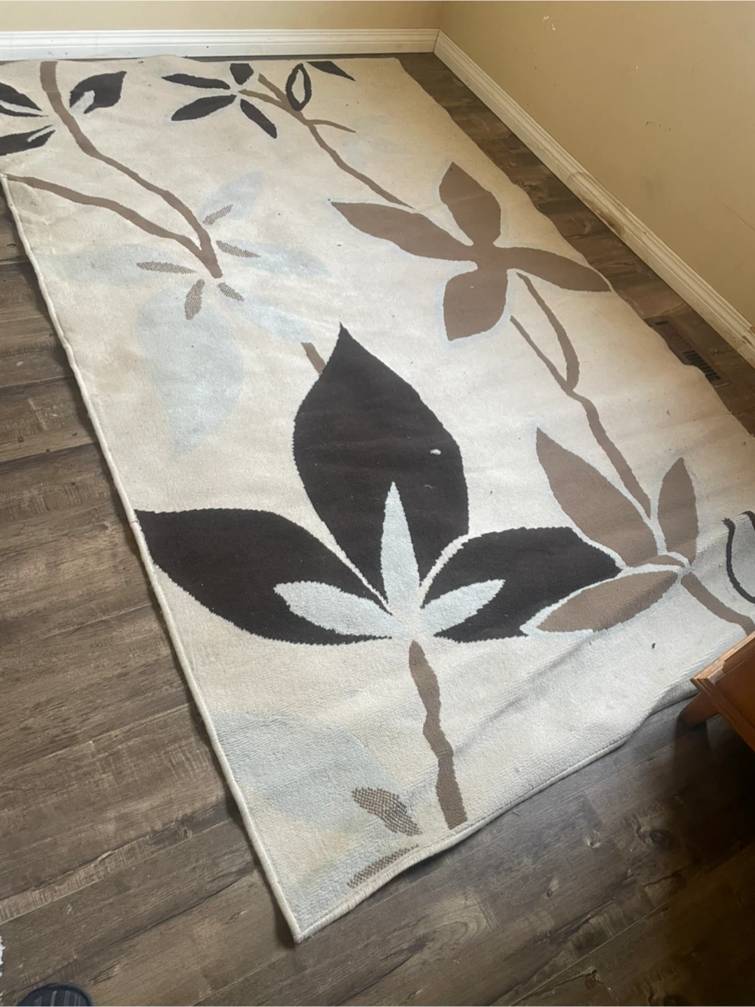 Floral Pattern Area Rug - photo 2