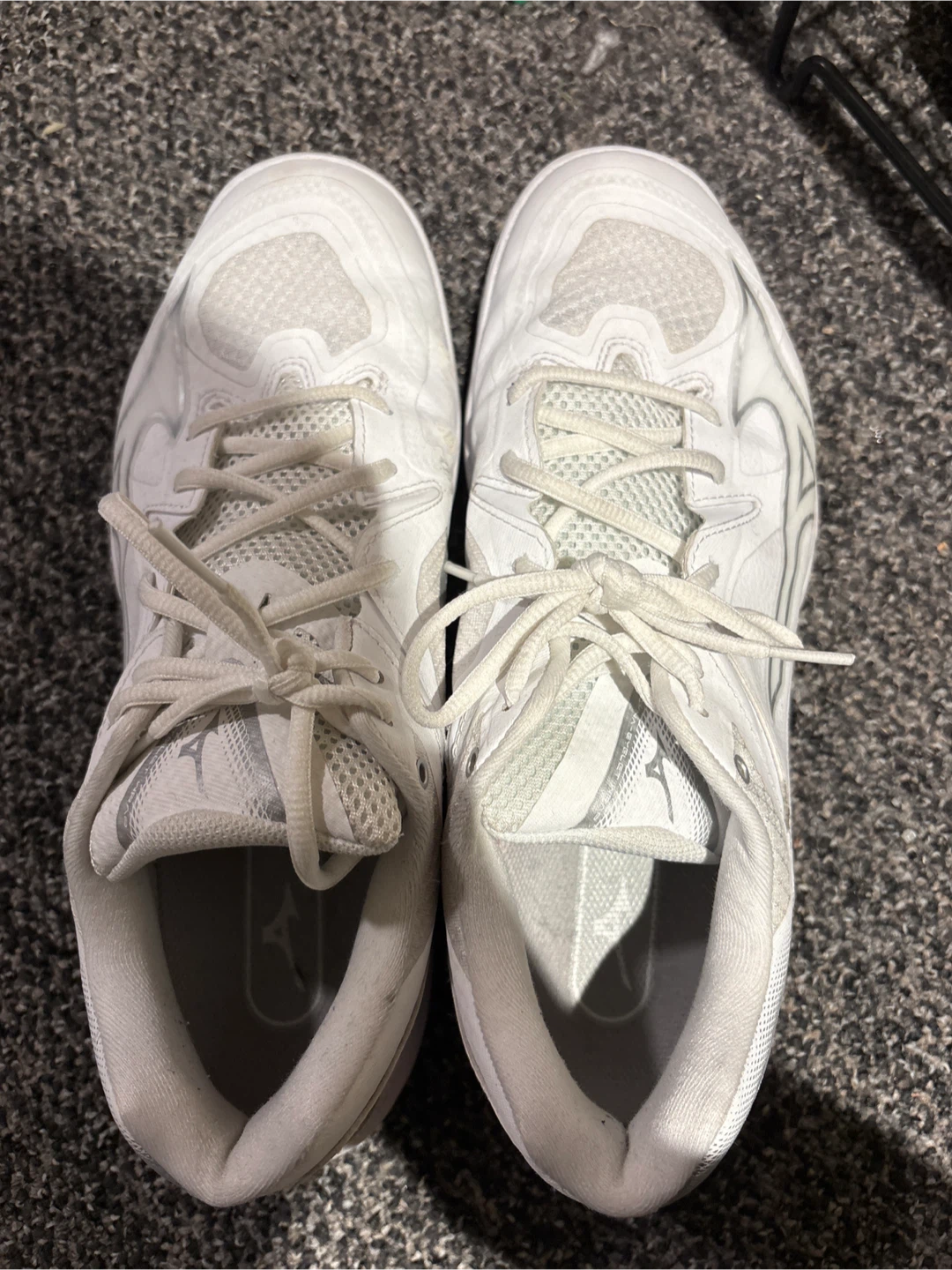 Mizuno White Volleyball/Badminton Shoes size 9 - photo 3