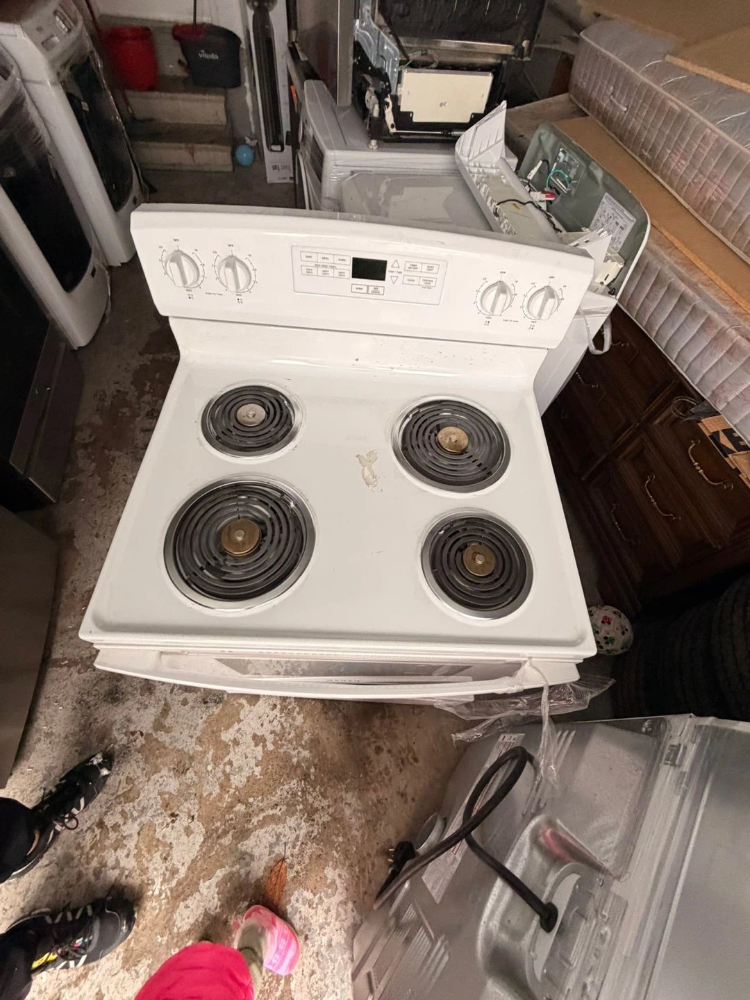 Amana Electric Range - White - photo 3