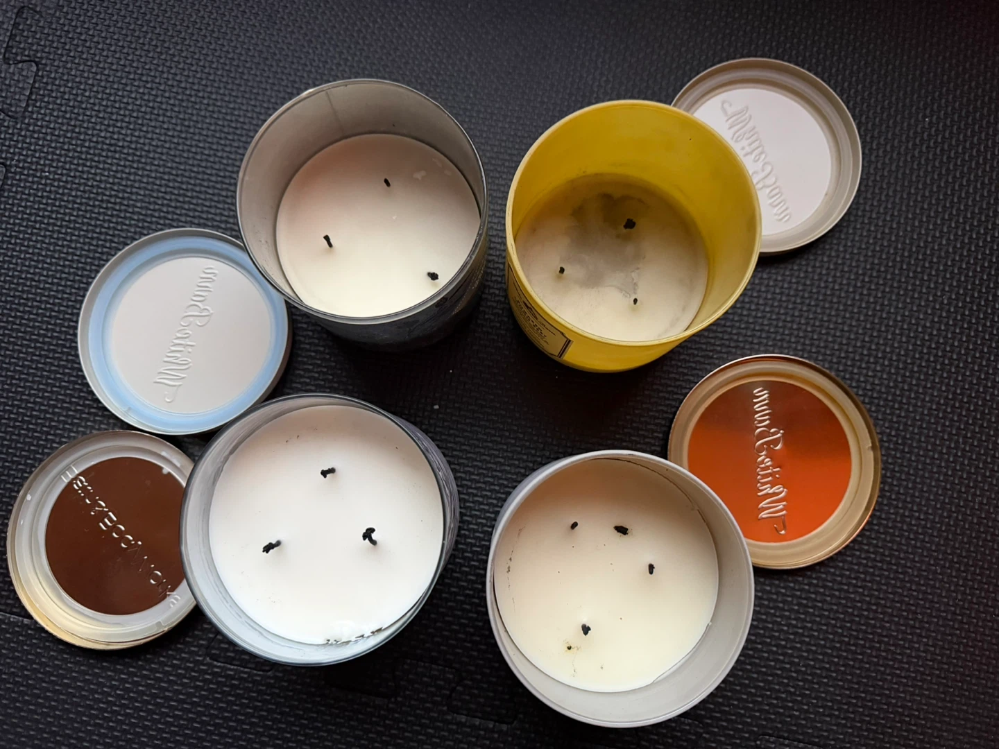 Bath & Body Works Candles - photo 2