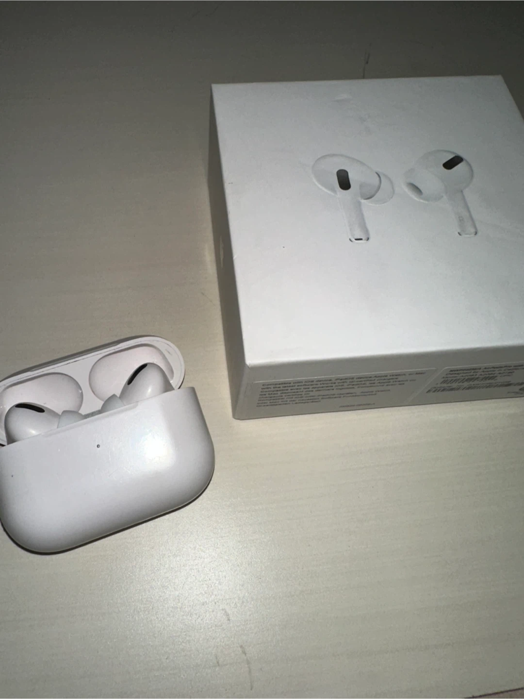Apple AirPods Pro - photo 2