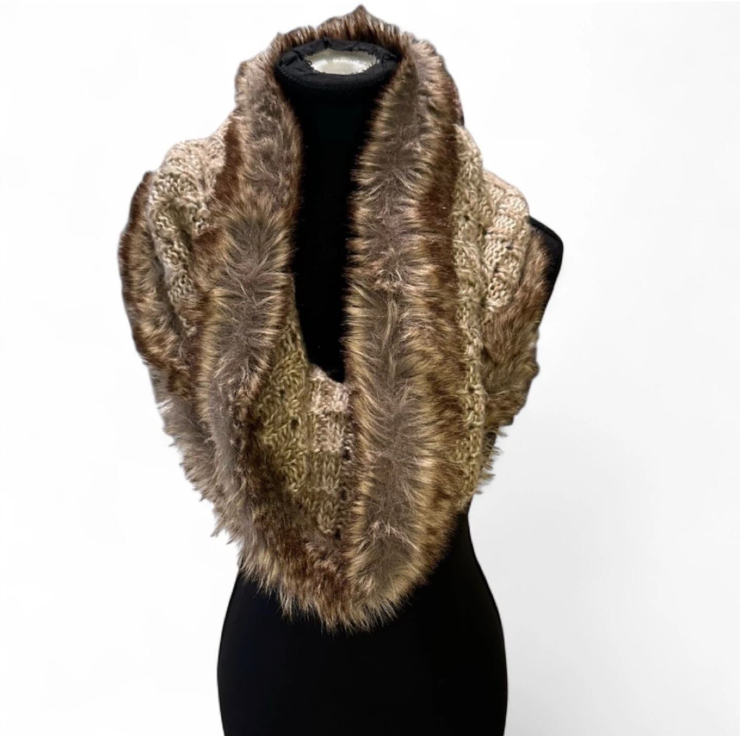 Y2K Point Zero Faux Fur Trimmed Scarf