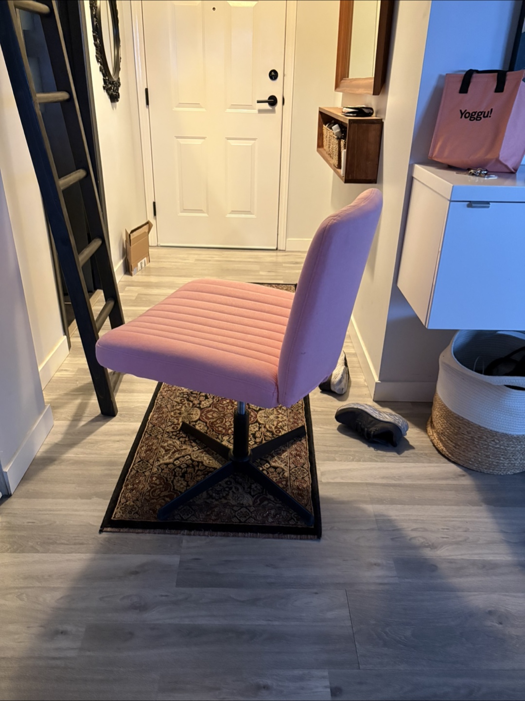 Pink Swivel Desk Chair - photo 3