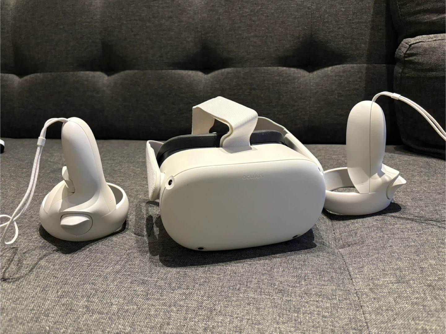 Oculus Quest 2 VR Headset