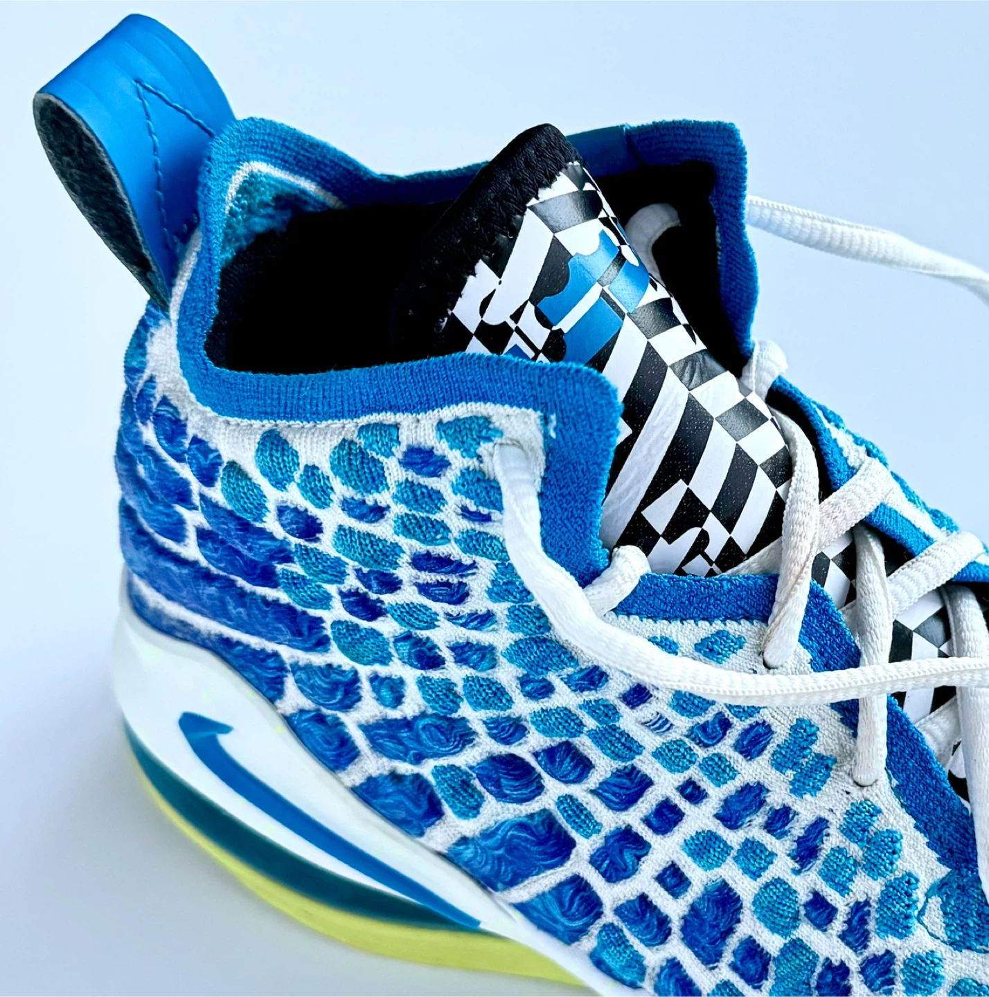 Nike LeBron XVII (GS) Blue Shoes - Size 5.5 - photo 5