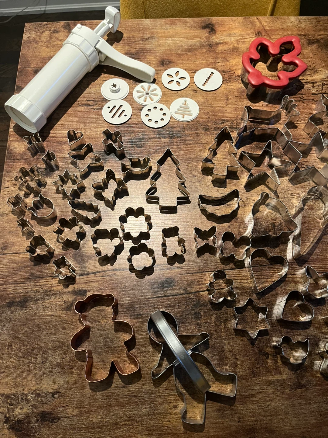 Cookie Cutter Set with Press - photo 3